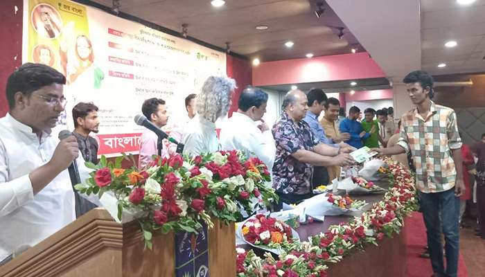 ঢাবিতে পড়ুয়া ১০০ মুক্তিযোদ্ধার সন্তান পেলেন ‘বঙ্গবন্ধু শিক্ষাবৃত্তি’