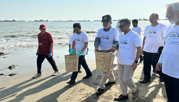 ভারতীয় হাইকমিশনের উদ্যোগে পতেঙ্গা সৈকতে পরিচ্ছন্নতা কার্যক্রম