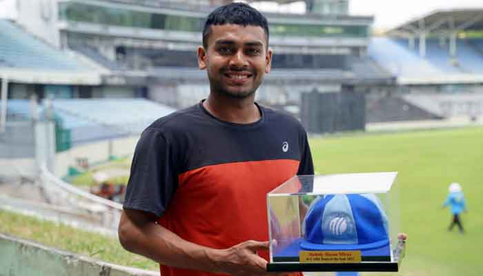 মিরাজের হাতে আইসিসির সম্মাননা
