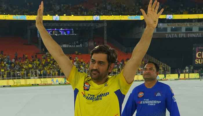 ‘অবসর নেওয়া সহজ’, কাঙ্ক্ষিত প্রশ্নের জবাবে ধোনি
