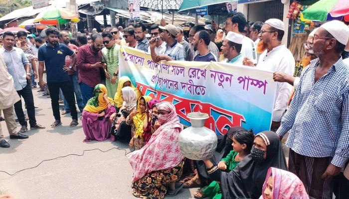 পানির তীব্র সংকট, নতুন পাম্প চান বাসিন্দারা