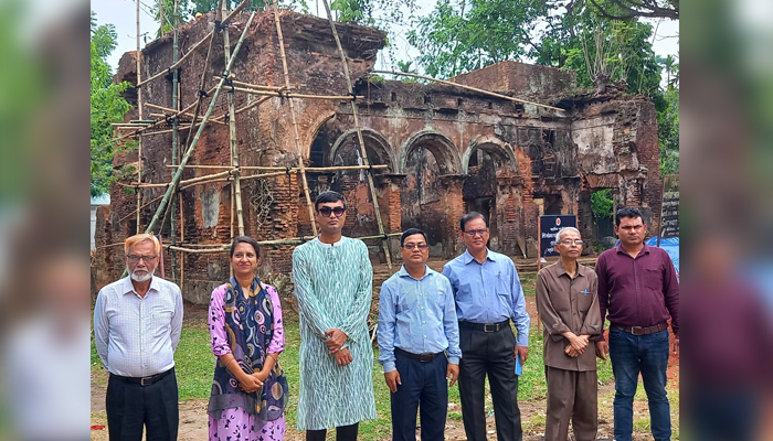 অস্কার বিজয়ী চলচ্চিত্রকার সত্যজিৎ রায়ের পৈতৃক বাড়ির সংস্কার কাজ শুরু