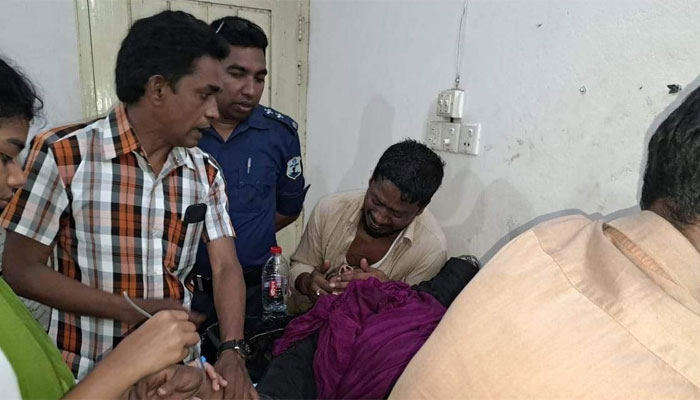 লঞ্চ থেকে পড়ার ১০ ঘণ্টা পর নারীকে জীবিত উদ্ধার