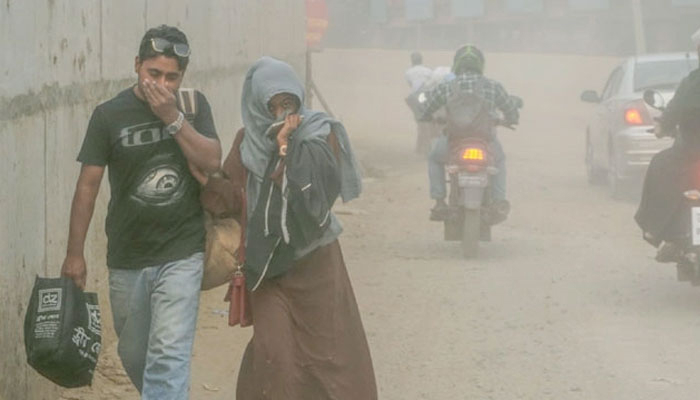 বিশ্বের দূষিত শহরের তালিকায় শীর্ষে ঢাকা