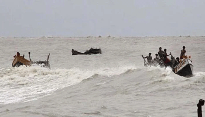 মেঘনায় ৩ ট্রলারডুবি: নিখোঁজের ৪ ঘন্টা পর ২০ জেলে উদ্ধার মেঘনায় ৩ ট্রলারডুবি: নিখোঁজের ৪ ঘন্টা পর ২০ জেলে উদ্ধার