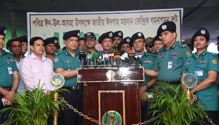 জায়নামাজ-ছাতা নিয়ে জাতীয় ঈদগাহে যাওয়ার অনুরোধ পুলিশের জায়নামাজ-ছাতা নিয়ে জাতীয় ঈদগাহে যাওয়ার অনুরোধ পুলিশের