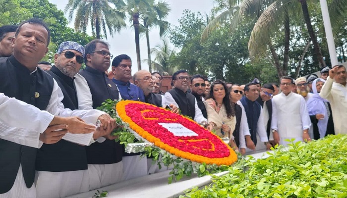 বঙ্গবন্ধুর সমাধিতে শ্রদ্ধা ঢাকা জেলা আ’লীগ নেতাদের বঙ্গবন্ধুর সমাধিতে শ্রদ্ধা ঢাকা জেলা আ’লীগ নেতাদের