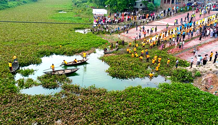 ফরিদপুরে কুমার নদে পরিচ্ছন্নতা অভিযান ফরিদপুরে কুমার নদে পরিচ্ছন্নতা অভিযান