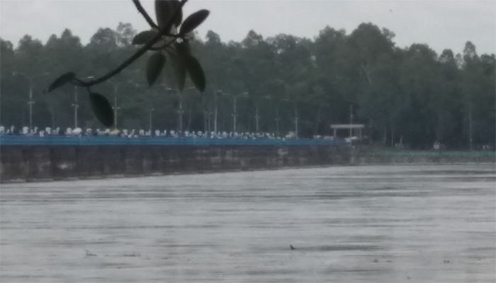 ডালিয়া পয়েন্টে তিস্তার পানি বিপৎসীমার ওপরে ডালিয়া পয়েন্টে তিস্তার পানি বিপৎসীমার ওপরে