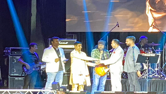 নিউইয়র্কে ১৭ সঙ্গীতশিল্পী পেলেন ঢালিউড অ্যাওয়ার্ডস