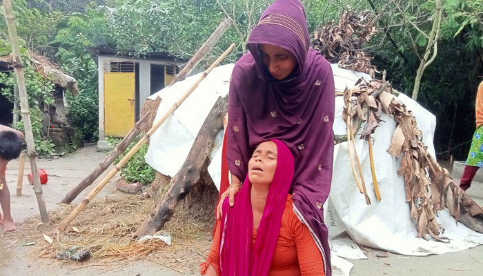 নরসিংদীর ১৩ যুবক নিখোঁজ, মৃত নবীর বাড়িতে শোকের মাতম