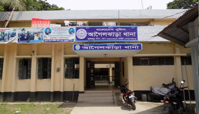 উত্ত্যক্ত করায় পরীক্ষা দেওয়া হলো না স্কুলছাত্রীর