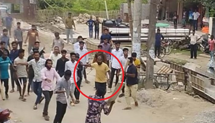 ছাত্রলীগের সংঘর্ষে লাঠি হাতে যুবদল নেতা