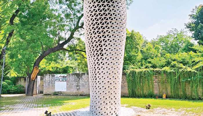 বায়ু পরিশোধনে অভিনব টাওয়ার