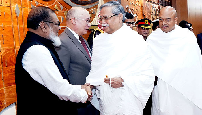 হজ পালনে সৌদি আরবের উদ্দেশে রাষ্ট্রপতির ঢাকা ত্যাগ
