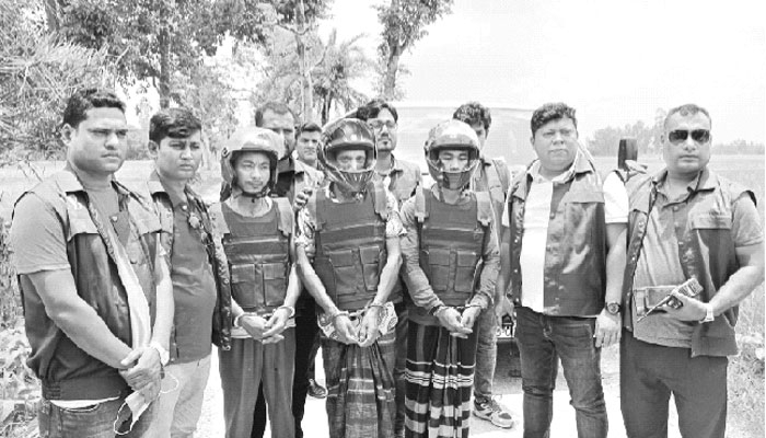 যুবককে হত্যার পর পুঁতে রাখে তিন প্রতিবেশী