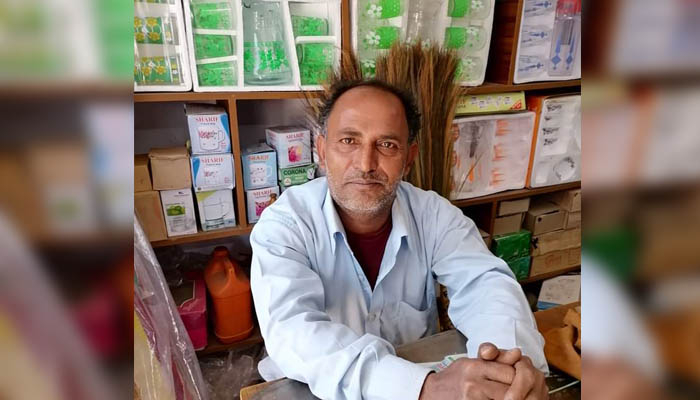 গলা কেটে মরদেহ চেয়ারে বসিয়ে রেখে যায় দুর্বৃত্তরা
