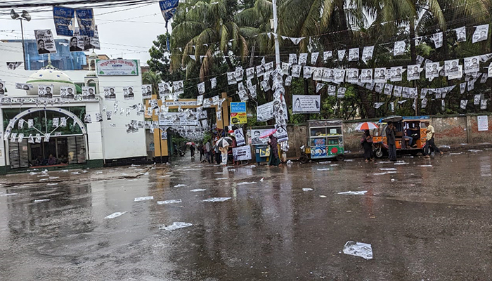 বরিশালে উত্তাপের ভোট শেষ, বিকেলে বৃষ্টিতে ভোগান্তি