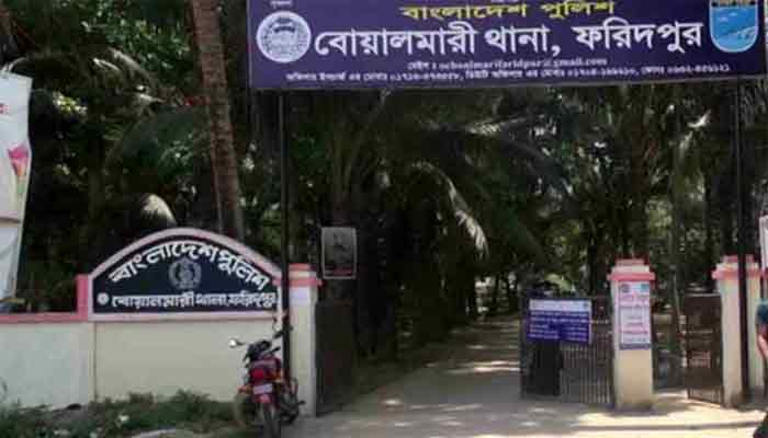 টিউবওয়েল চুরির অভিযোগে দুই শিশুকে শিকলে বেঁধে নির্যাতন
