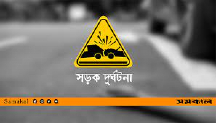 উল্টেপড়া বাসের নিচে পড়ে রিকশাচালক নিহত