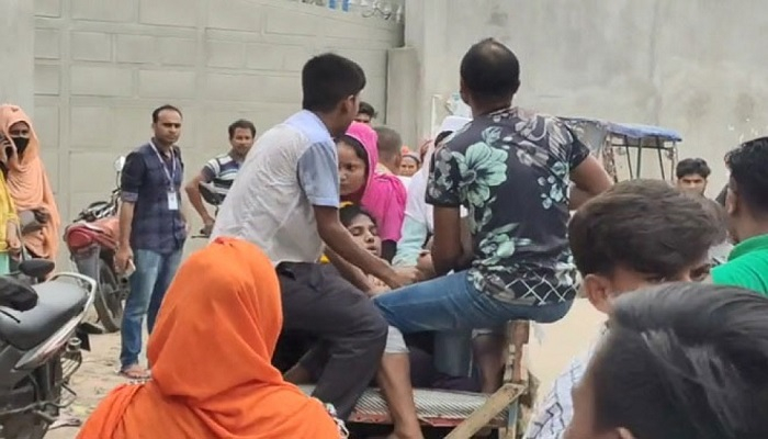 তীব্র গরমে অসুস্থ অর্ধশতাধিক নারী, কারখানা ছুটি ঘোষণা