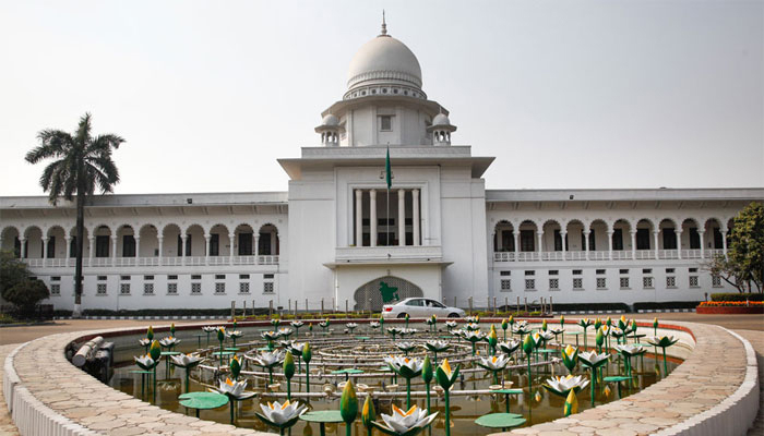 কারাবাসের তথ্য গোপন: ৩ সচিবসহ ৮ জনকে আইনি নোটিশ
