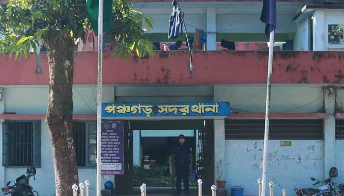 রাস্তায় বের হলেই উত্ত্যক্ত, স্কুলে যাওয়া বন্ধ তরুণীর