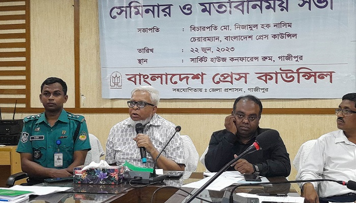 সাংবাদিকদের বেতন-ভাতায় ঠকানো উচিত নয়: নিজামুল হক