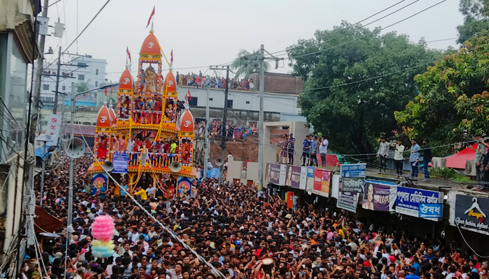 গড়াল রথের চাকা, ধামরাইয়ে হাজারো মানুষের মিলনমেলা