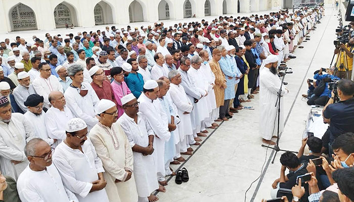 সিরাজুল আলম খানের প্রথম জানাজা অনুষ্ঠিত