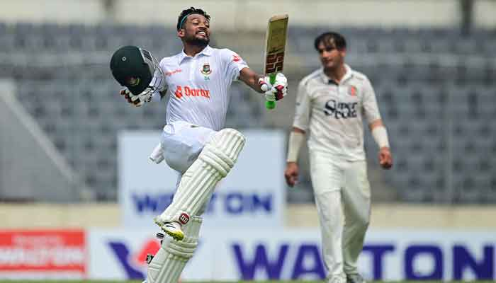 শান্তর দাপুটে ব্যাটিংয়ে প্রথমদিন টাইগারদের