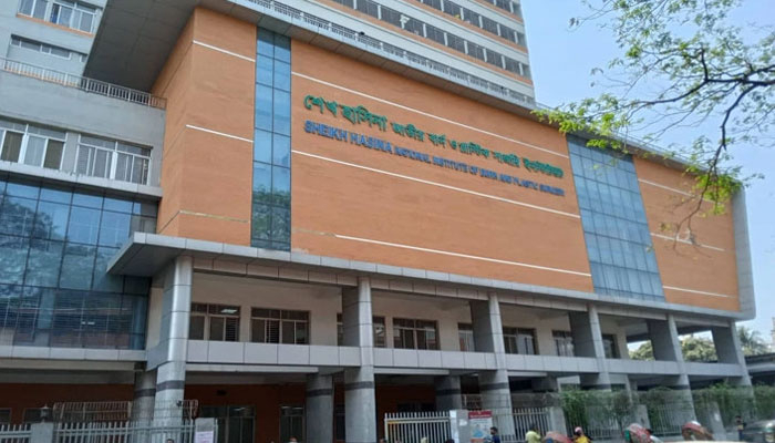 ওয়ারীতে গ্যাসলাইনের আগুনে দগ্ধ ৫ জন হাসপাতালে
