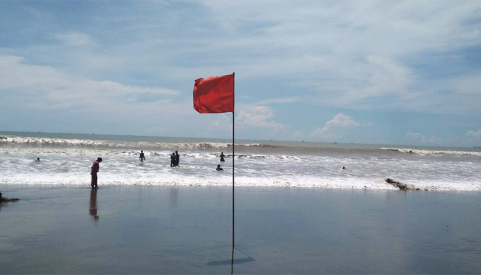 সমুদ্রবন্দরে ৩ নম্বর সতর্ক সংকেত
