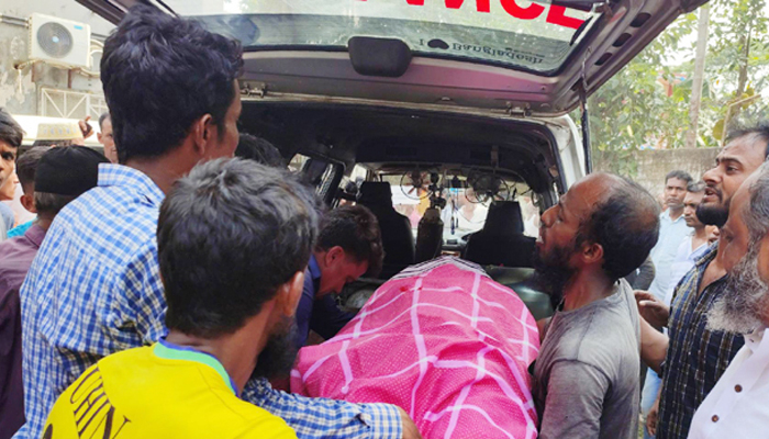 ১৪ মরদেহ পৌঁছাতে ভাড়া নেননি অ্যাম্বুলেন্স চালকরা