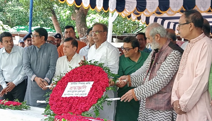টুঙ্গিপাড়ায় বঙ্গবন্ধুর সমাধিতে সংস্কৃতি প্রতিমন্ত্রীর শ্রদ্ধা টুঙ্গিপাড়ায় বঙ্গবন্ধুর সমাধিতে সংস্কৃতি প্রতিমন্ত্রীর শ্রদ্ধা