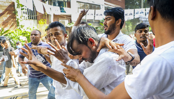 হিরো আলমের ওপর হামলার পূর্ণ তদন্ত চায় ইইউ ও ১২ দেশ হিরো আলমের ওপর হামলার পূর্ণ তদন্ত চায় ইইউ ও ১২ দেশ