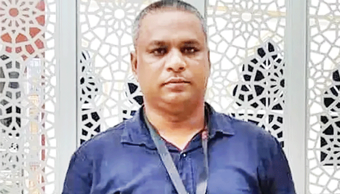 একজনকে শায়েস্তা করে অন্যদের হুমকি একজনকে শায়েস্তা করে অন্যদের হুমকি