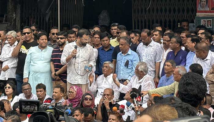 রক্ত বৃথা যাবে না, আমরা আন্দোলনে জয়ী হব: বুলু রক্ত বৃথা যাবে না, আমরা আন্দোলনে জয়ী হব: বুলু