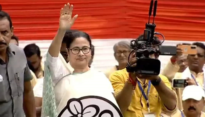 চেয়ারকে কেয়ার করি না, দেশ থেকে বিজেপির বিদায় চাই: মমতা চেয়ারকে কেয়ার করি না, দেশ থেকে বিজেপির বিদায় চাই: মমতা