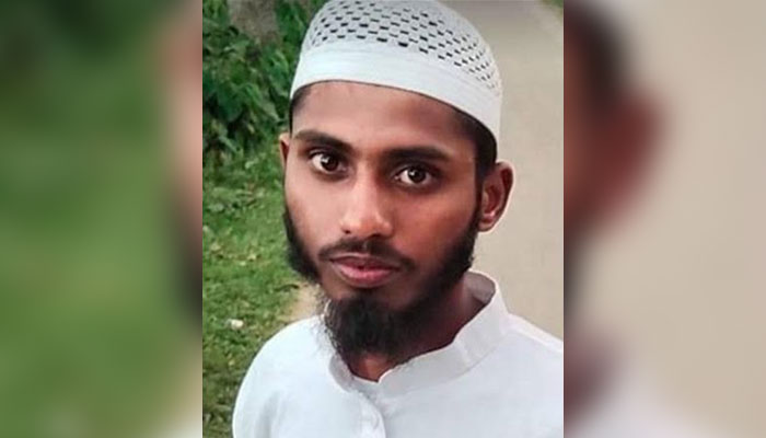 নামাজ পড়তে গিয়ে সংঘর্ষে প্রাণ যায় রেজাউলের নামাজ পড়তে গিয়ে সংঘর্ষে প্রাণ যায় রেজাউলের