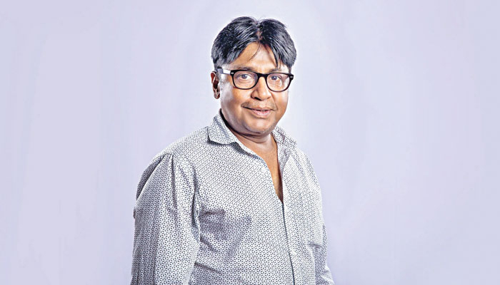 বহুমাত্রিক একজন বহুমাত্রিক একজন