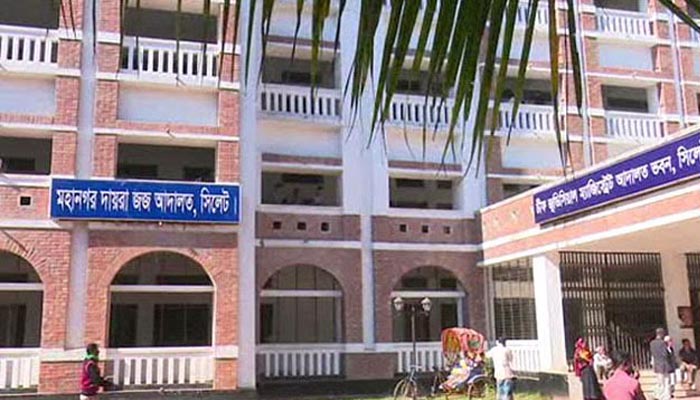 অস্ত্র প্রদর্শন: পাল্টা মামলায় বাদীসহ ১১ জন কারাগারে অস্ত্র প্রদর্শন: পাল্টা মামলায় বাদীসহ ১১ জন কারাগারে