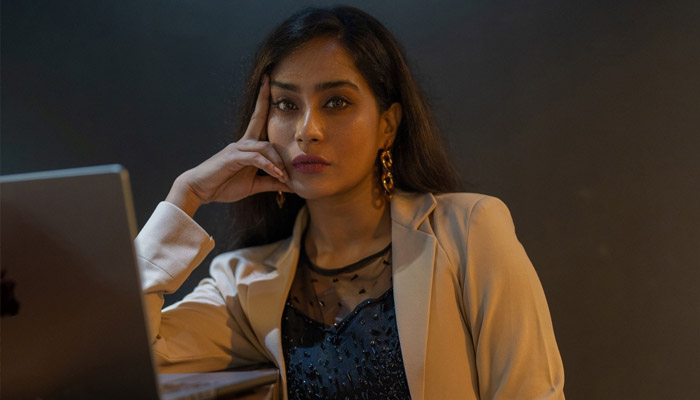 আবারও সাংবাদিক চরিত্রে মম