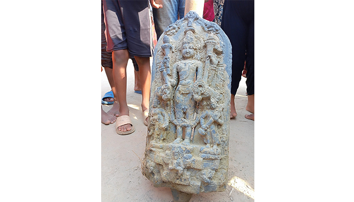 বগুড়ায় পুকুরে মিলল ‘অর্ধকোটি টাকার’ মূর্তি