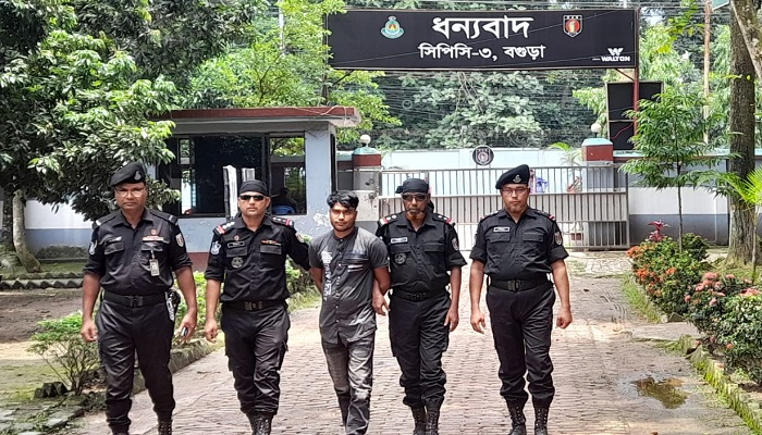 ৫০০ টাকার দ্বন্দ্বে বন্ধুর হাতে খুন হন দোকানি
