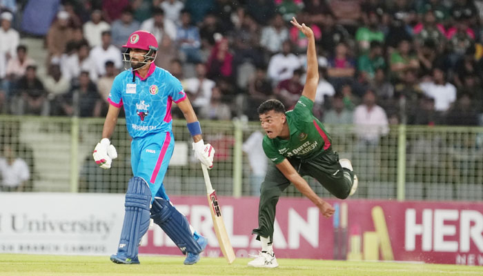 কৌশলী তাসকিন