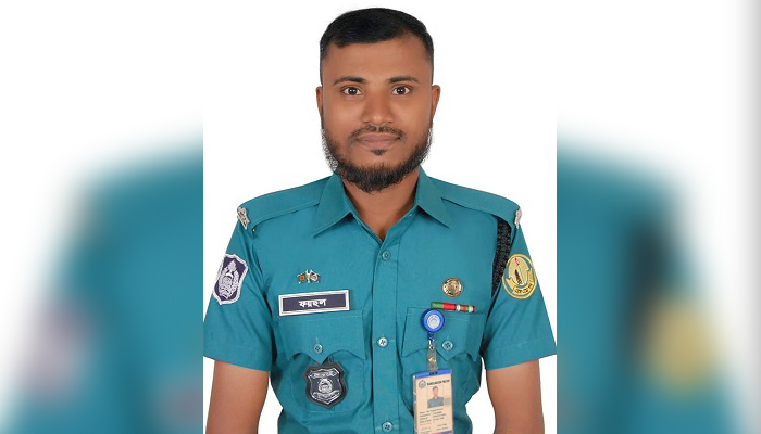 চেকপোস্টে মোটরসাইকেলের ধাক্কায় পুলিশ সদস্য নিহত