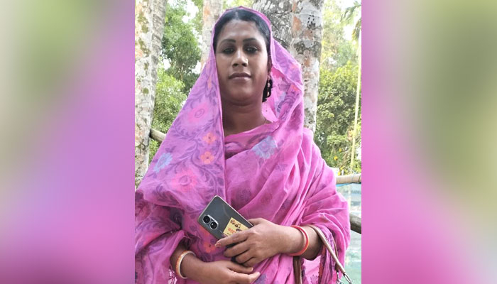 বঞ্চিত মানুষের কণ্ঠস্বর হওয়ার লড়াইয়ে তৃতীয় লিঙ্গের রুপা