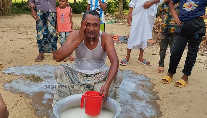 ঋণমুক্ত হয়ে দুধ দিয়ে গোসল করলেন শহিদুল