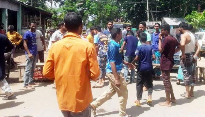 মোটরসাইকেলের ধাক্কায় ব্যবসায়ী নিহত; সড়ক অবরোধ